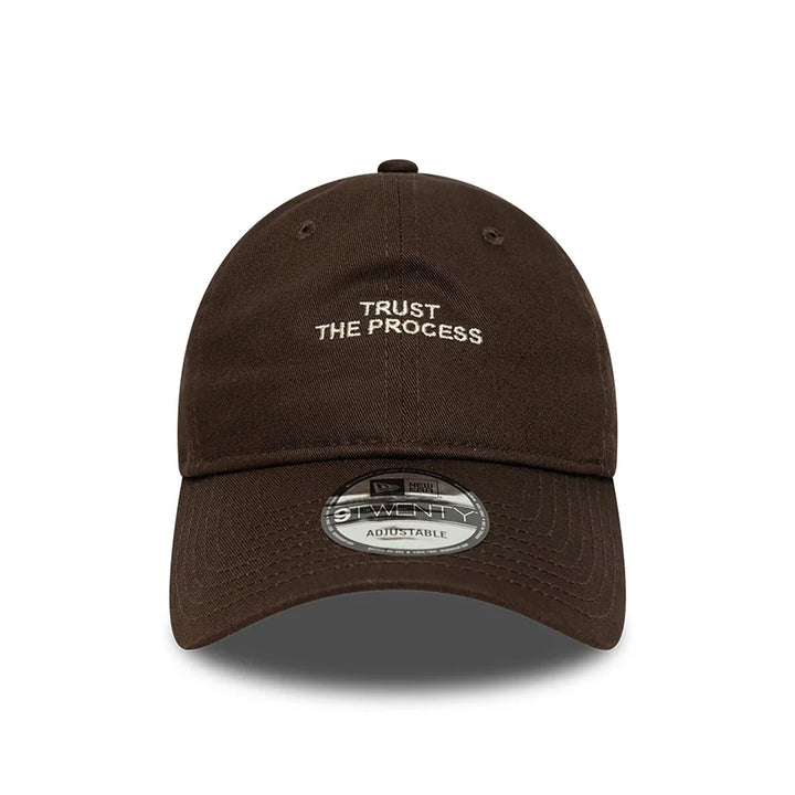New Era 9Twenty Trust The Process Slogan dark brown