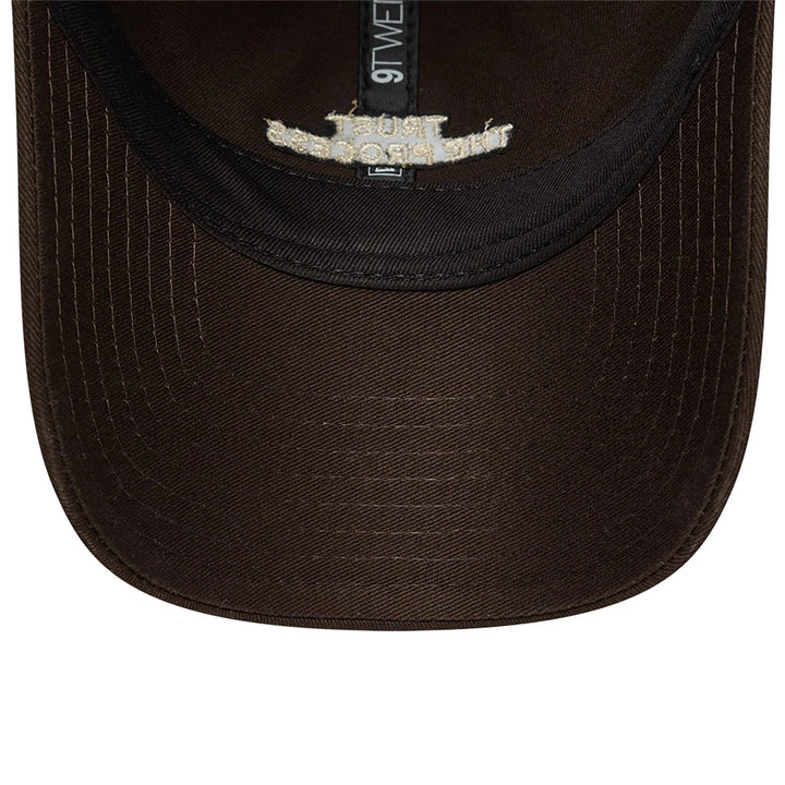 New Era 9Twenty Trust The Process Slogan dark brown
