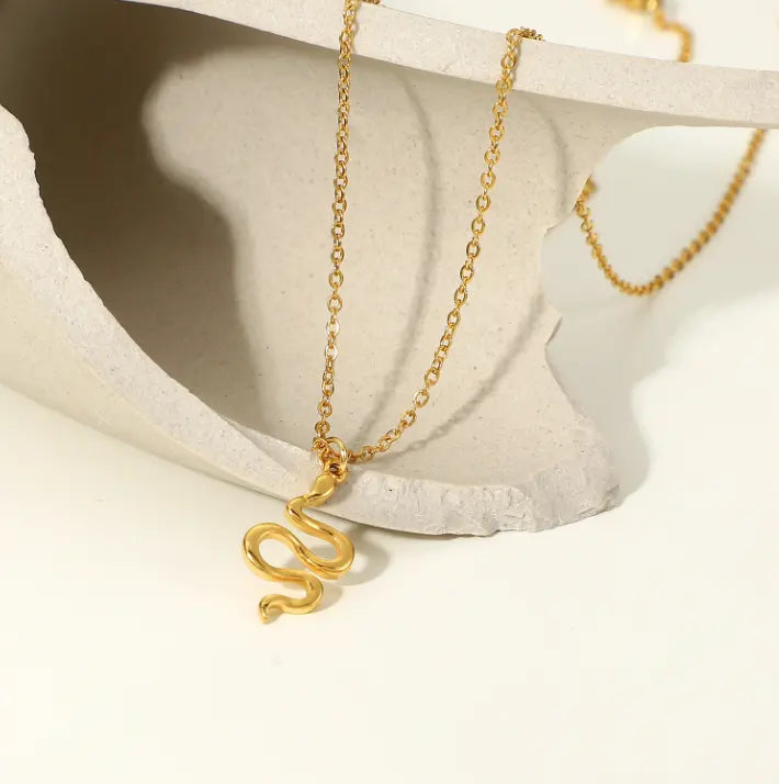 Snake Chain Pendant Necklace 18K Gold Plated steel/gold - Shop-Tetuan