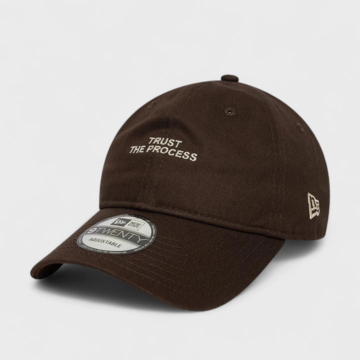 New Era 9Twenty Trust The Process Slogan dark brown