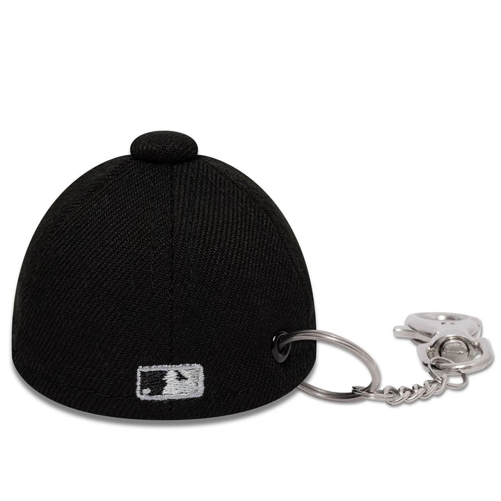 New Era MLB Mini Cap Key Chain C White Sox black - Shop-Tetuan
