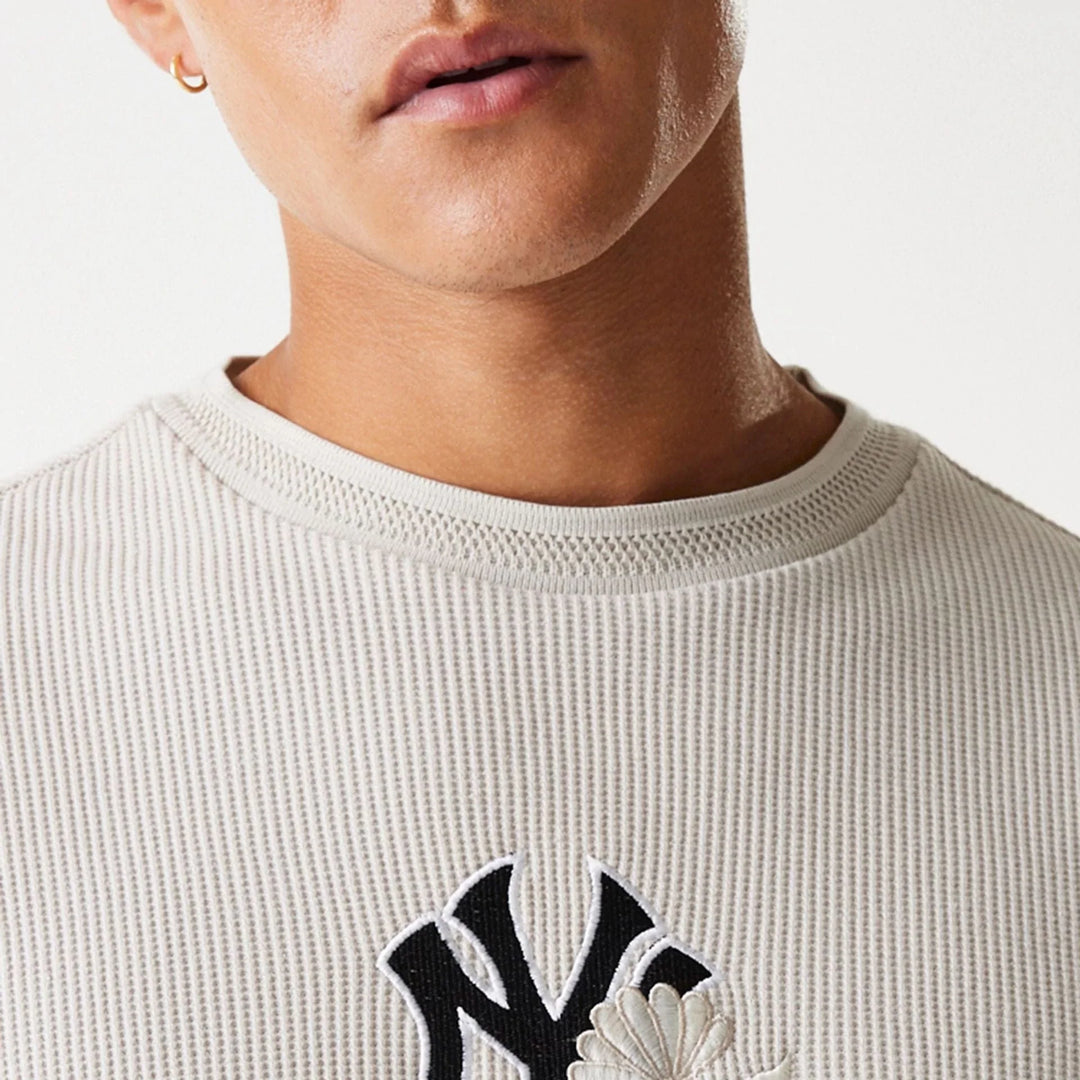 New Era MLB Waffle Oversized Crew Neck Sweater cream - Shop-Tetuan