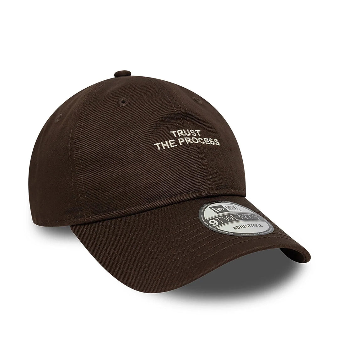 New Era 9Twenty Trust The Process Slogan dark brown