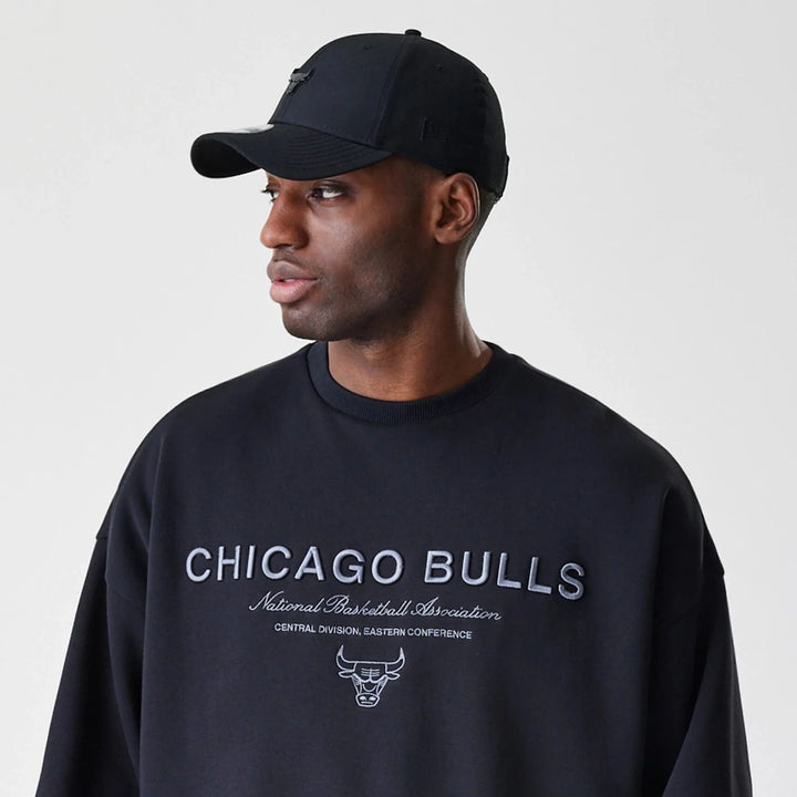 New Era  NBA Linear Crew Neck Sweater C Bulls black