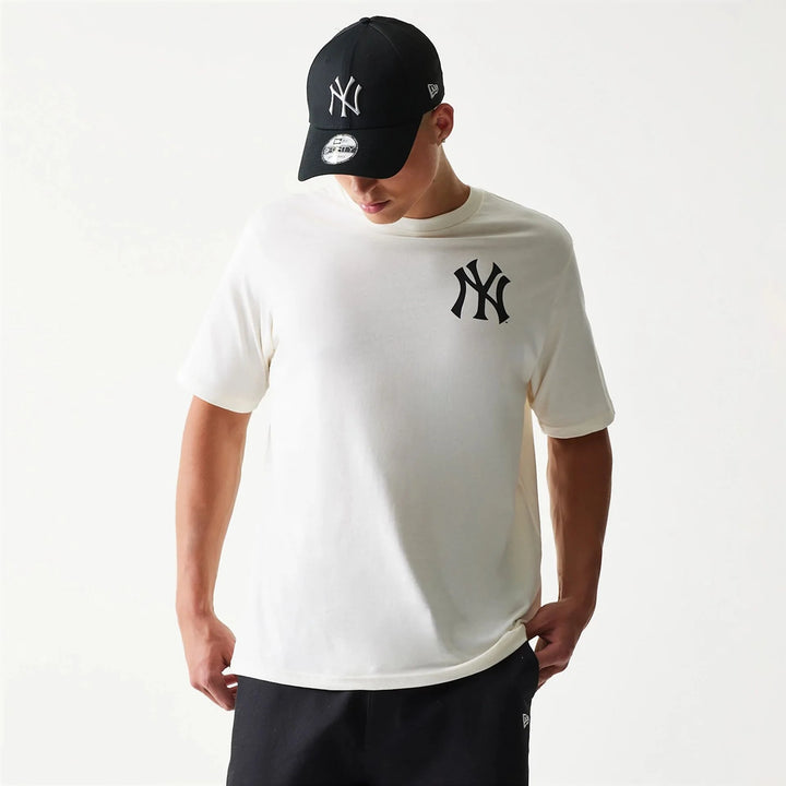 New Era MLB Food Graphic Open Tee NY Yankees white - Shop-Tetuan