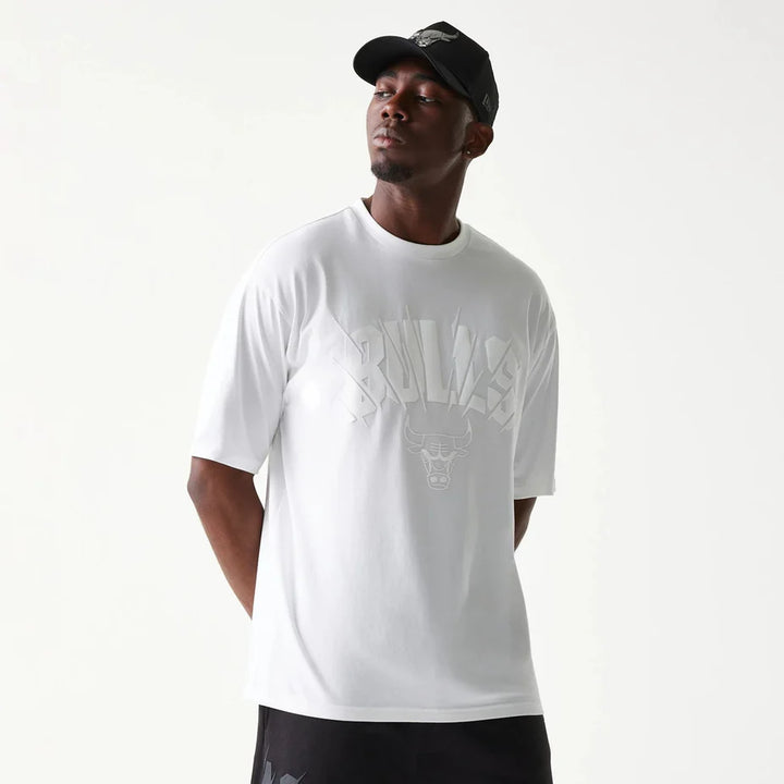 New Era NBA Oversized Tee C Bulls white - Shop-Tetuan