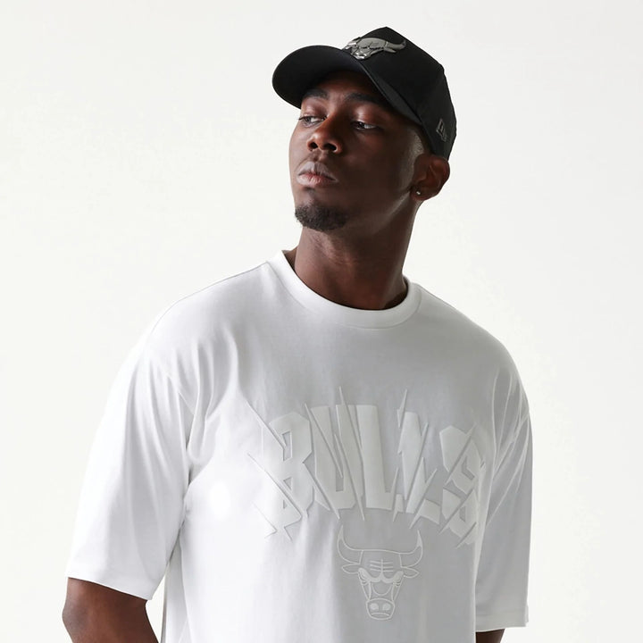New Era NBA Oversized Tee C Bulls white - Shop-Tetuan