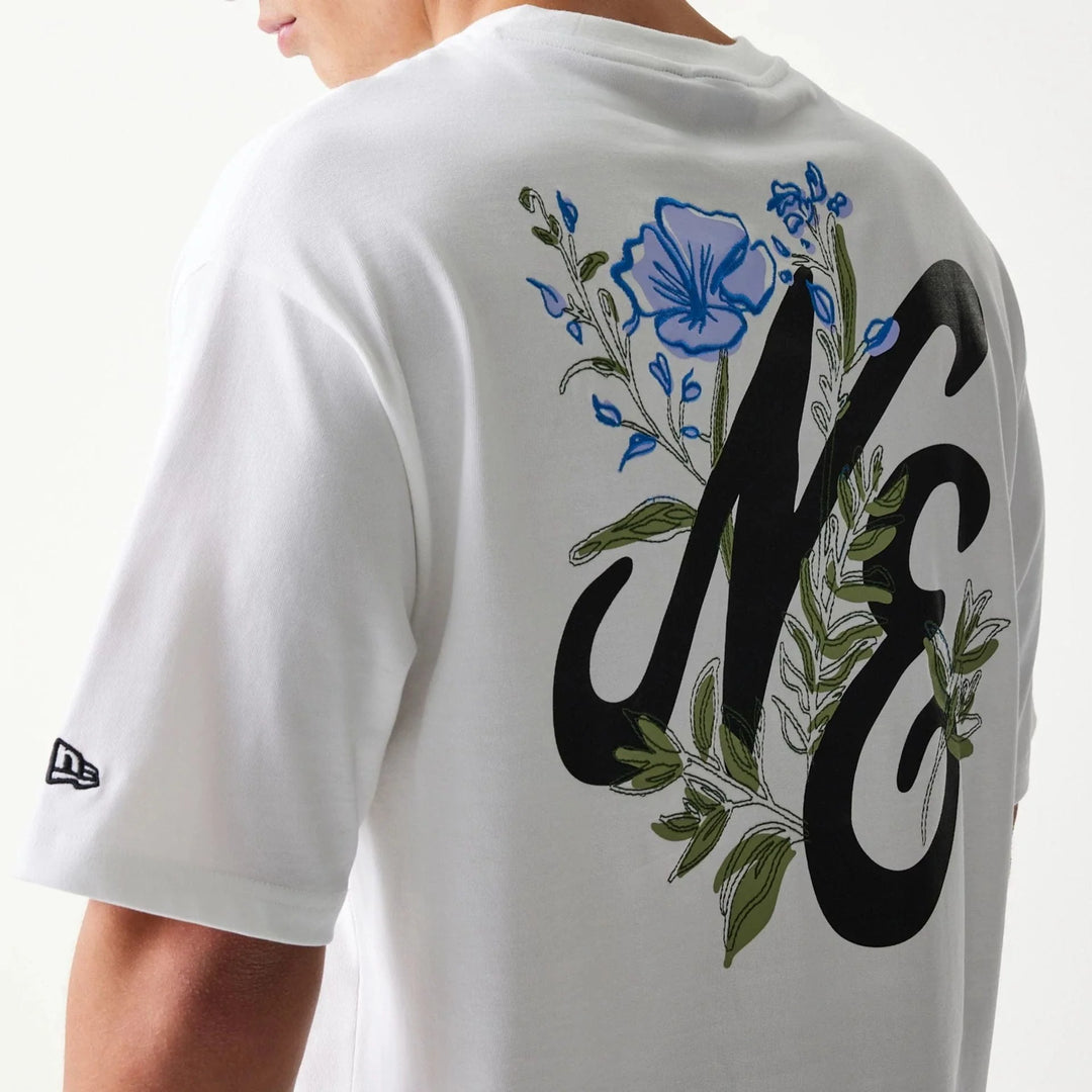 New Era Floral Graphic Oversized tee white - Shop-Tetuan