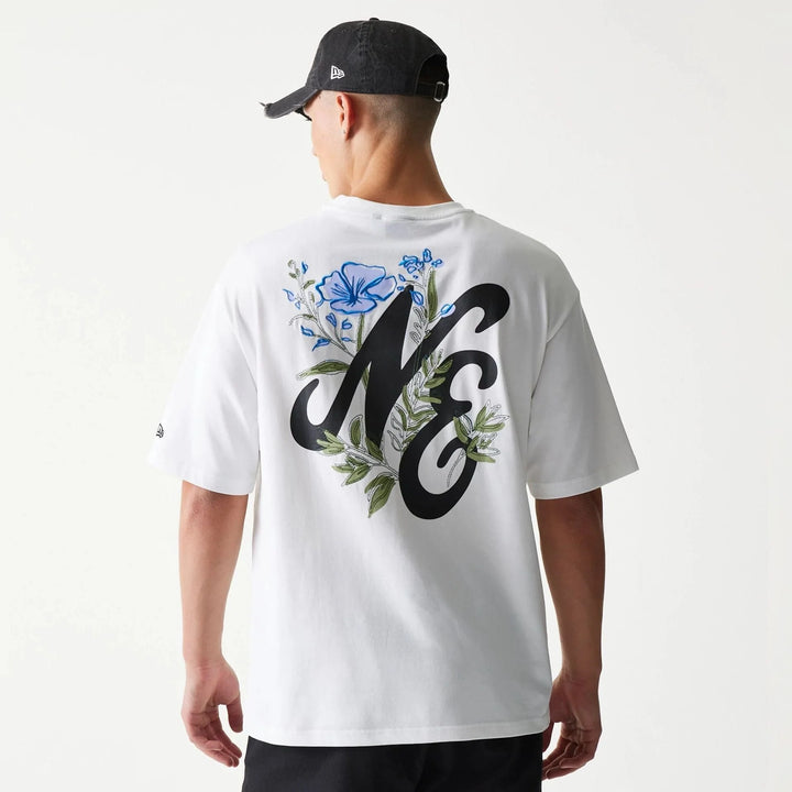 New Era Floral Graphic Oversized tee white - Shop-Tetuan
