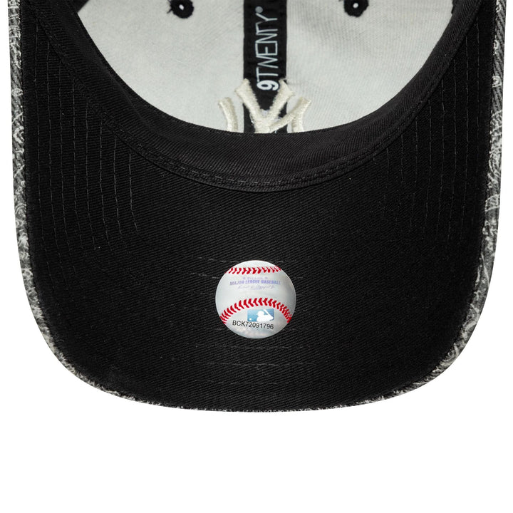 New Era MLB Washed Paisley 9Twenty NY Yankees black - Shop-Tetuan