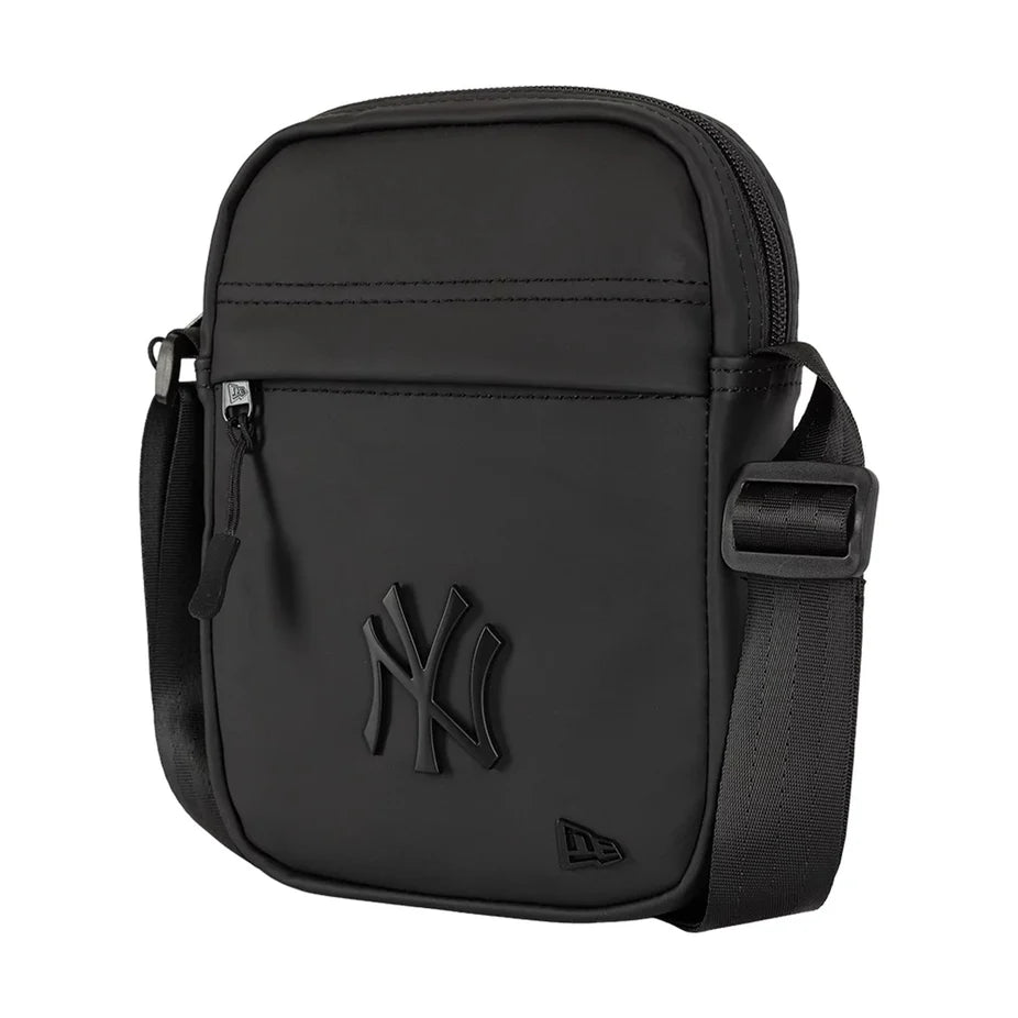 New Era MLB Matte PU Side Bag NY Yankees black - Shop-Tetuan