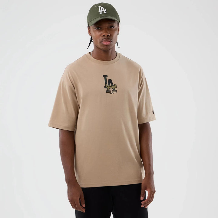 New Era MLB Infill Oversized tee LA Dodgers light beige - Shop-Tetuan