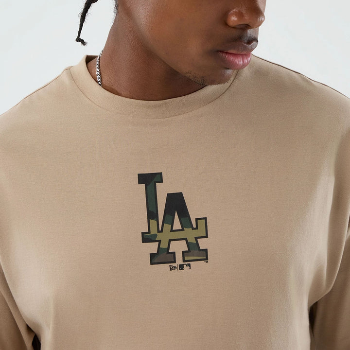 New Era MLB Infill Oversized tee LA Dodgers light beige - Shop-Tetuan
