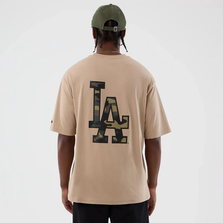 New Era MLB Infill Oversized tee LA Dodgers light beige - Shop-Tetuan