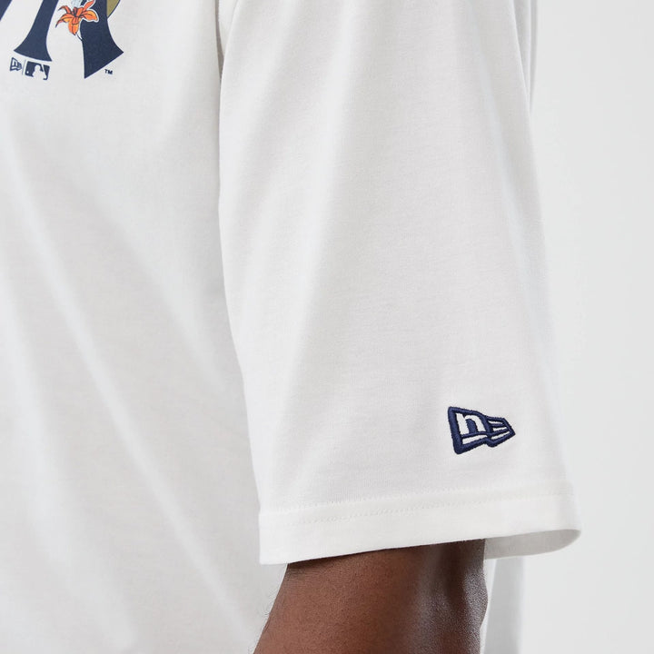 New Era MLB Floral Oversized tee NY Yankees white - Shop-Tetuan