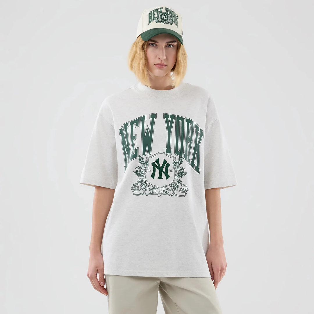 New Era MLB Arch Graphic NY Yankees Oversized Tee pastel grey