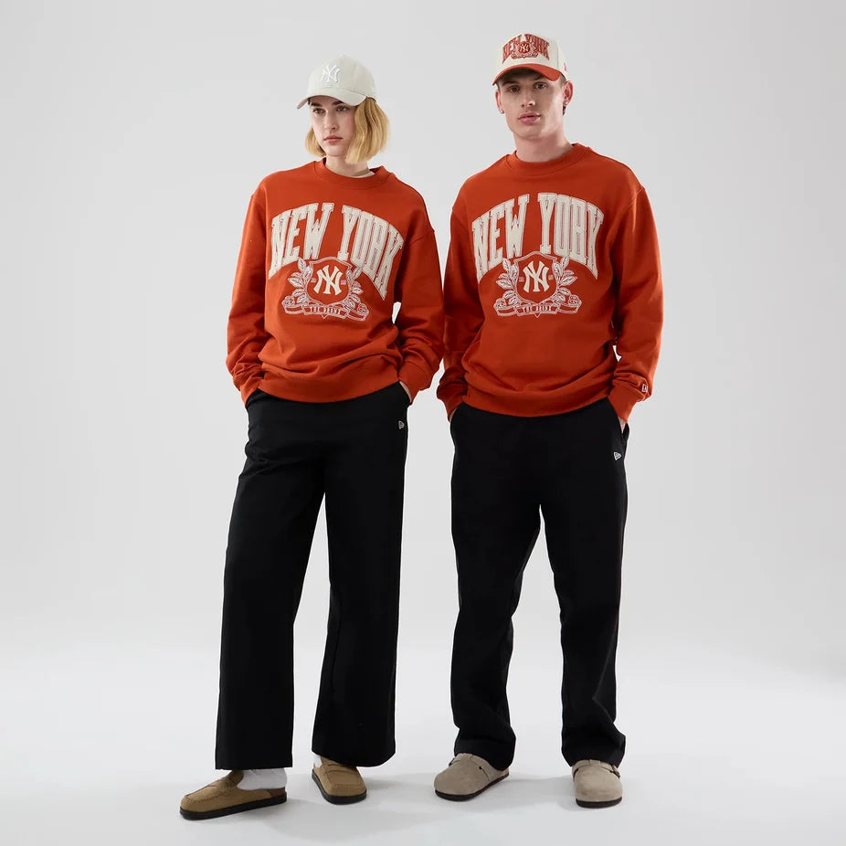 New Era MLB Arch NY Yankees Oversized Crewneck graphic orange