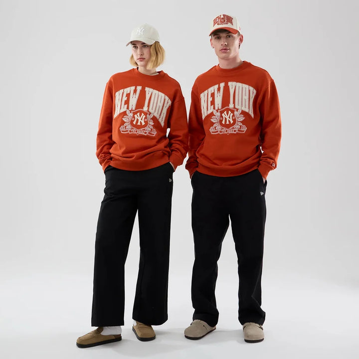 New Era MLB Arch NY Yankees Oversized Crewneck graphic orange