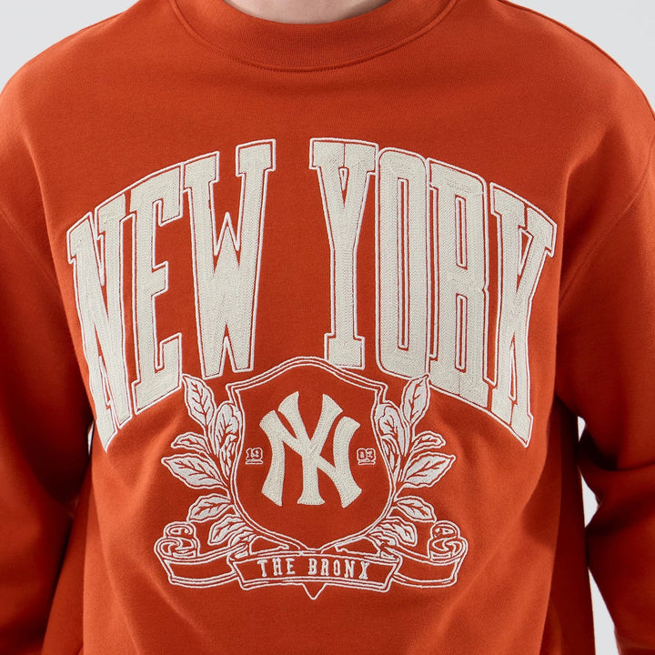 New Era MLB Arch NY Yankees Oversized Crewneck graphic orange
