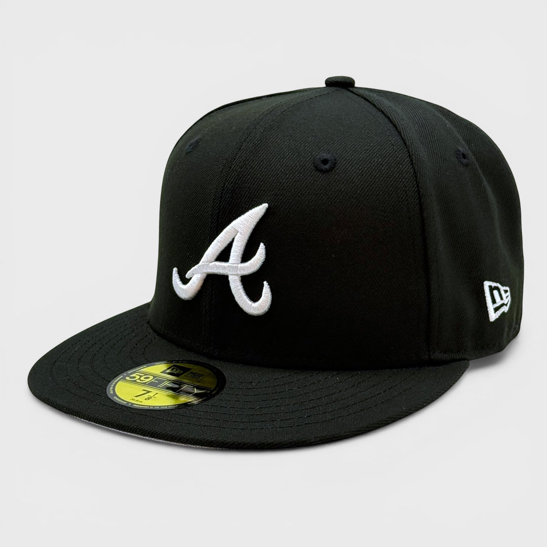 New Era Essential Butterfly 59Fifty A Braves black/white - Shop-Tetuan