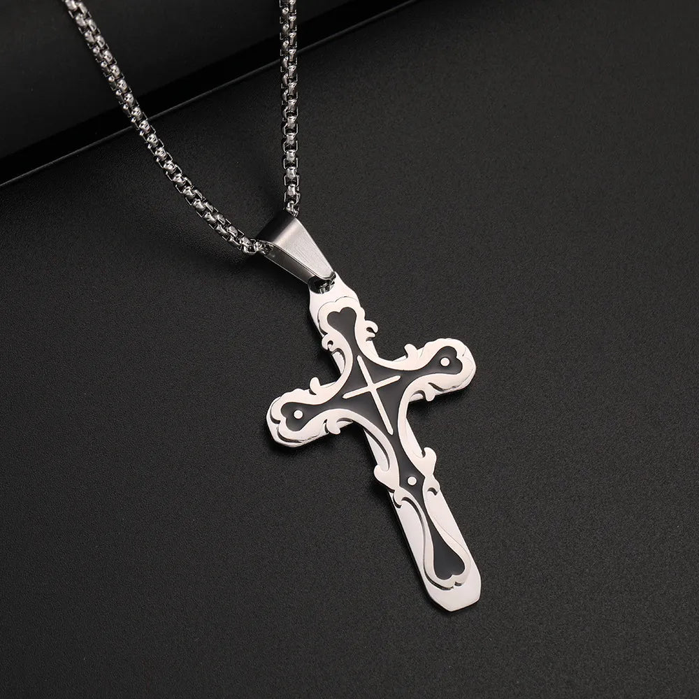 Baroque Cross Pendant Necklace silver/black