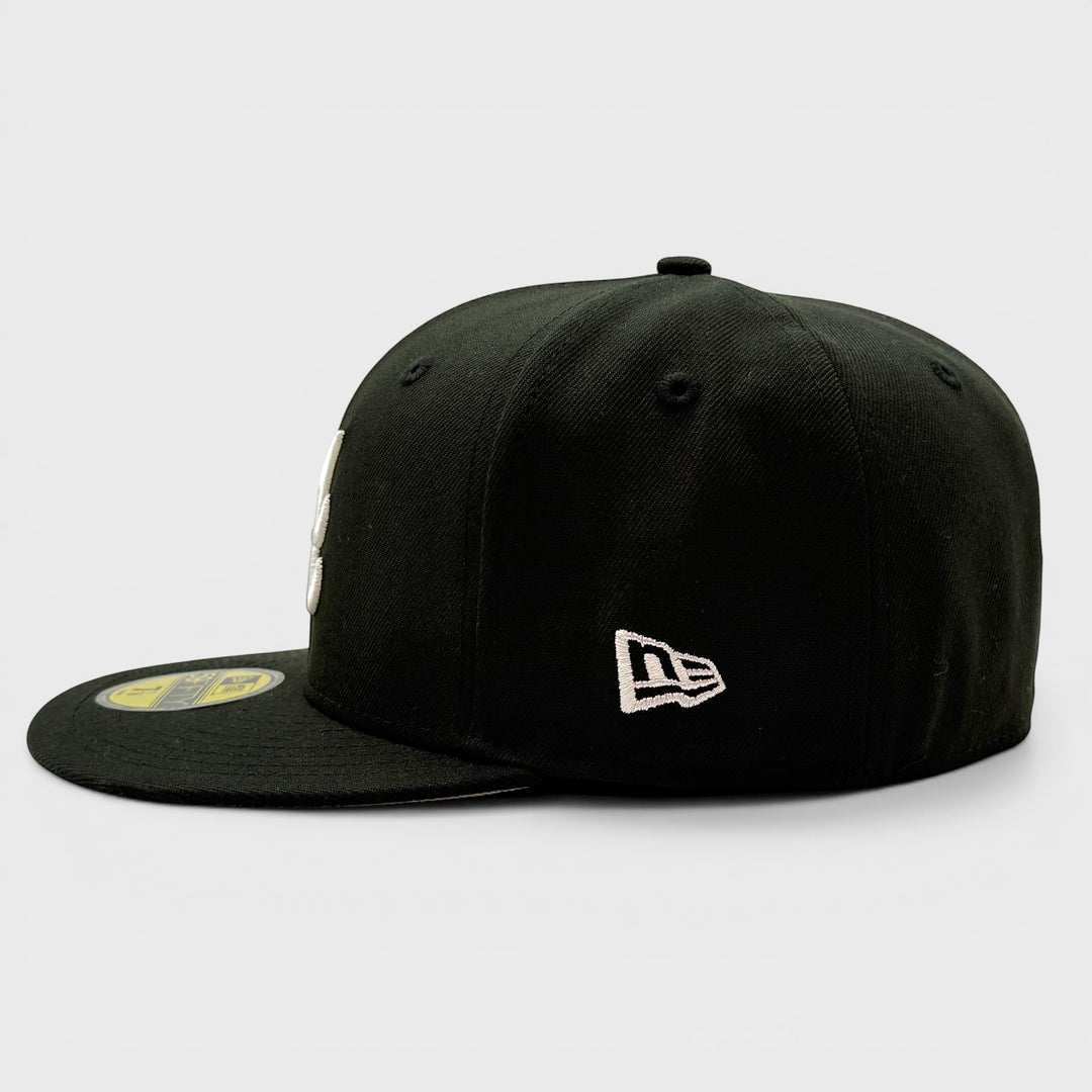New Era Essential Butterfly 59Fifty A Braves black/white - Shop-Tetuan