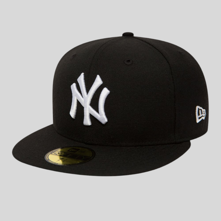 New Era Essential 59Fifty NY Yankees black/white - Shop-Tetuan