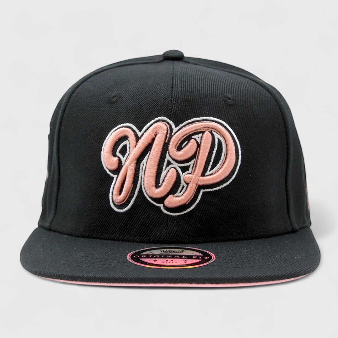 Naughty League New York Notorious Pigs fitted black/pink - Shop-Tetuan