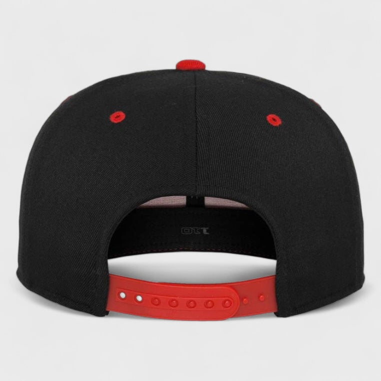 110 Fitted Snapback black/red - Shop-Tetuan