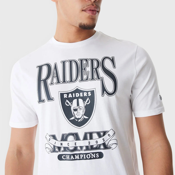 New Era NFL Champions Graphic tee LV Raireds white - Shop-Tetuan