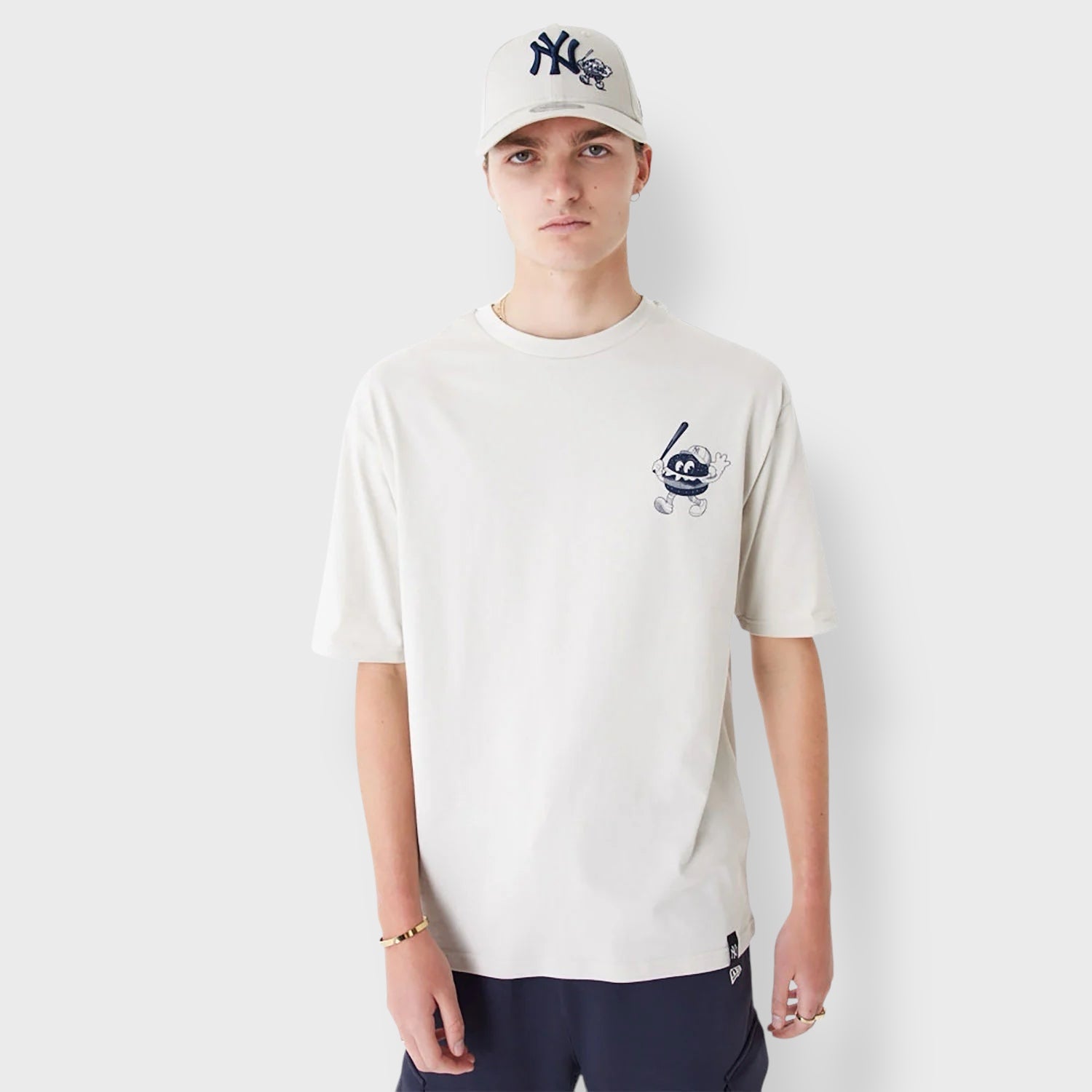 New Era NY Yankees MLB Food Graphic Stone Oversized tee stone - Shop-Tetuan