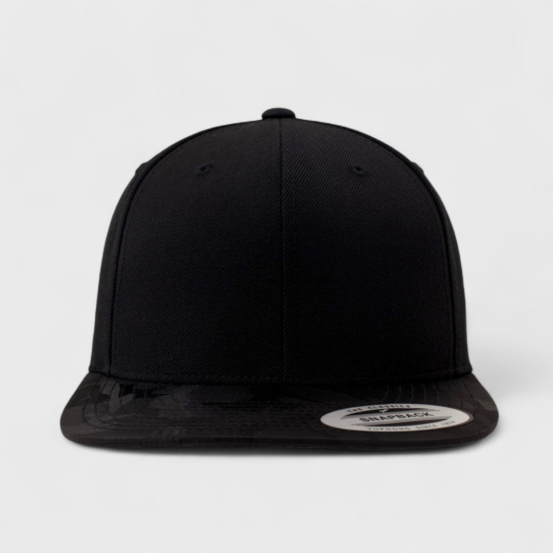 The Classics Yupoong Camo Visor snapback black camo