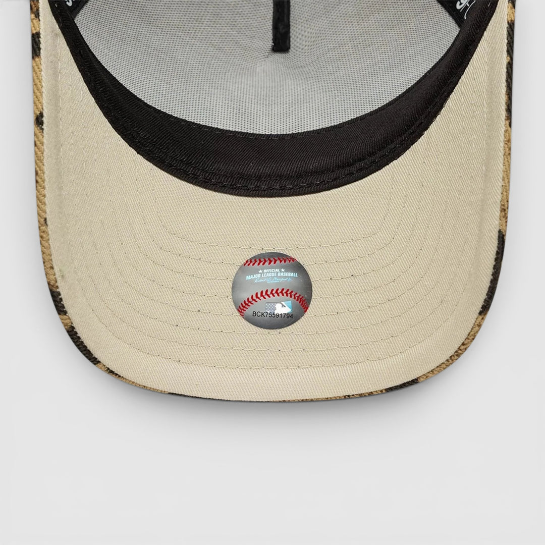 New Era MLB Leopard 9Forty M-Crown A-Frame NY Yankees dark brown - Shop-Tetuan