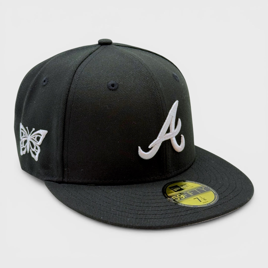 New Era Essential Butterfly 59Fifty A Braves black/white - Shop-Tetuan