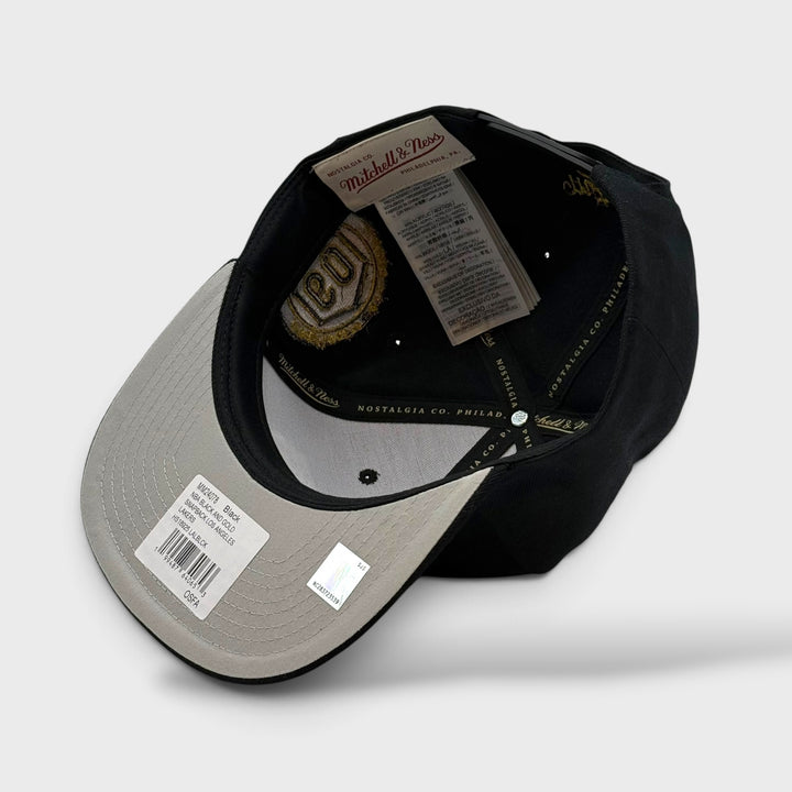Mitchell &amp; Ness NBA Black and Gold Snapback LA Lakers