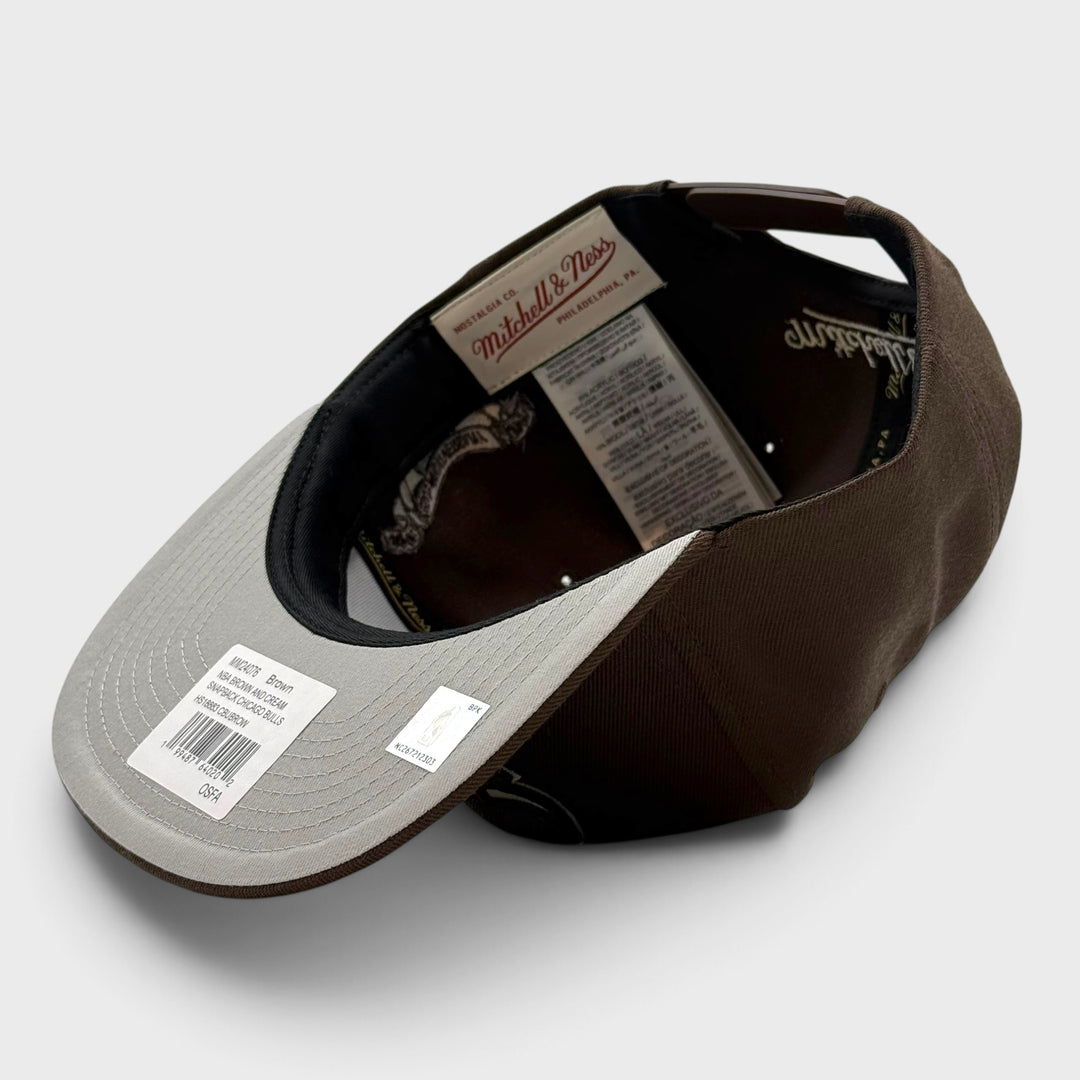 Mitchell &amp; Ness NBA Brown and Cream Snapback C Bulls