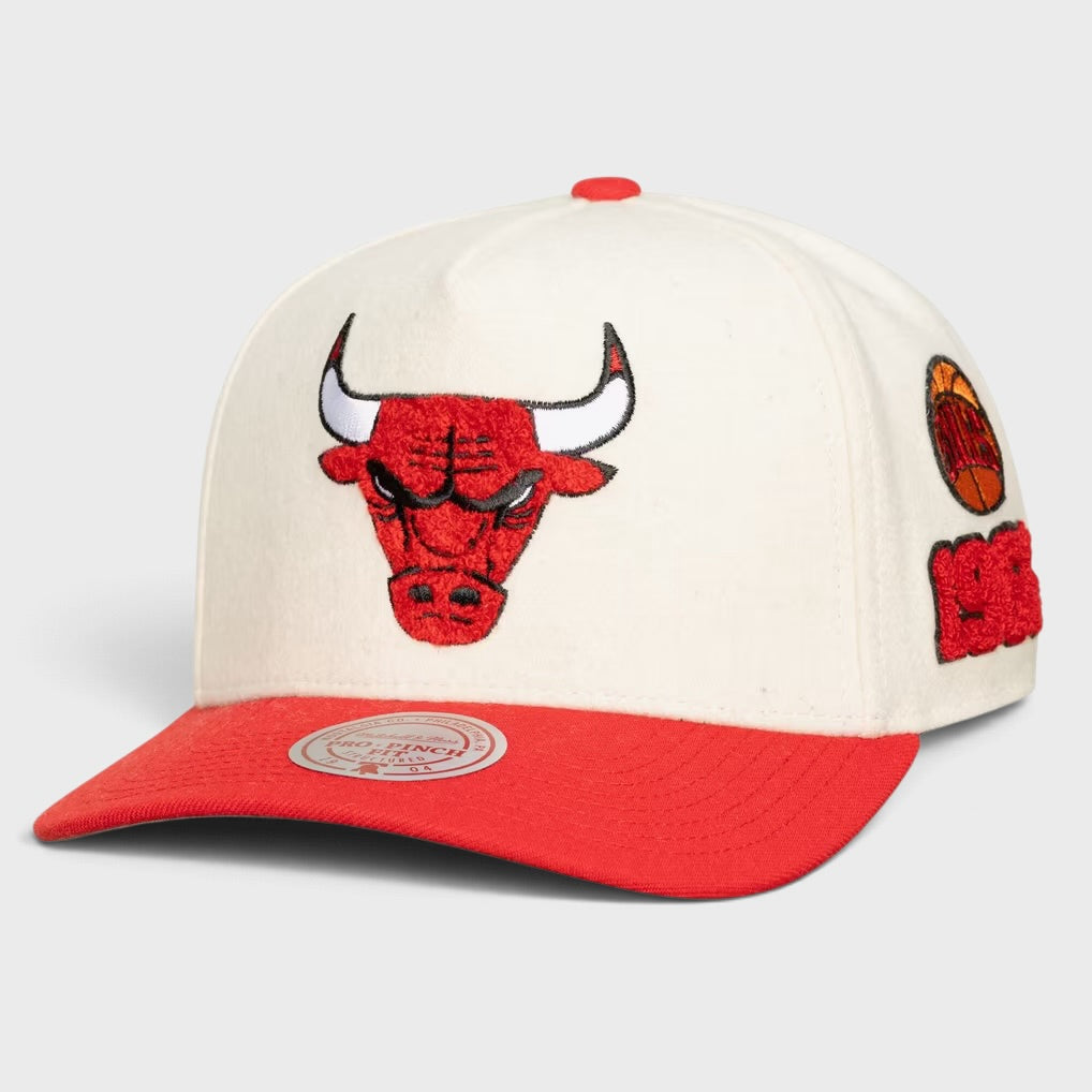 Mitchell &amp; Ness NBA Cream Team Pro Snapback C Bulls off wht/red