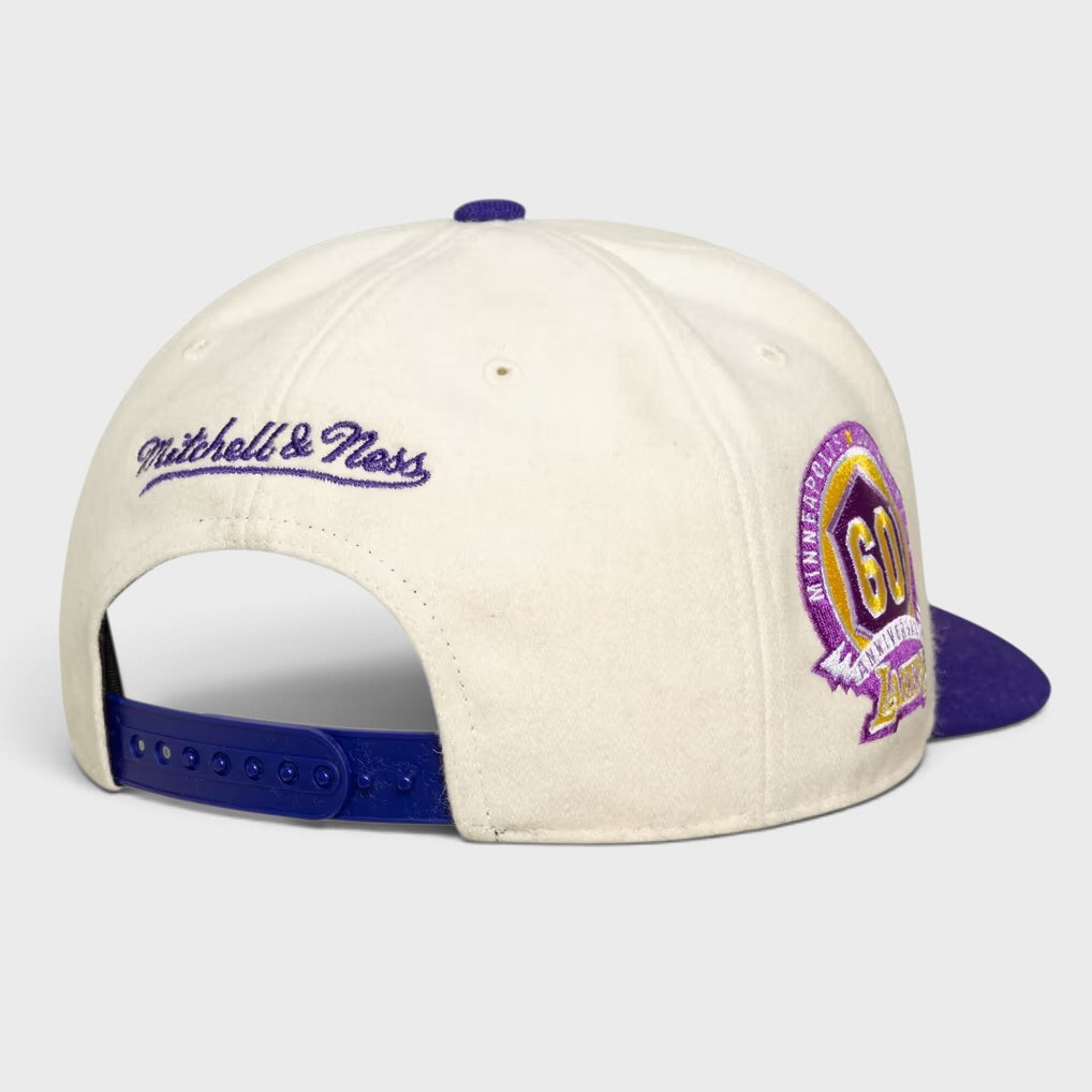Mitchell &amp; Ness NBA Cream Team Pro Snapback LA Lakers off wht/purple