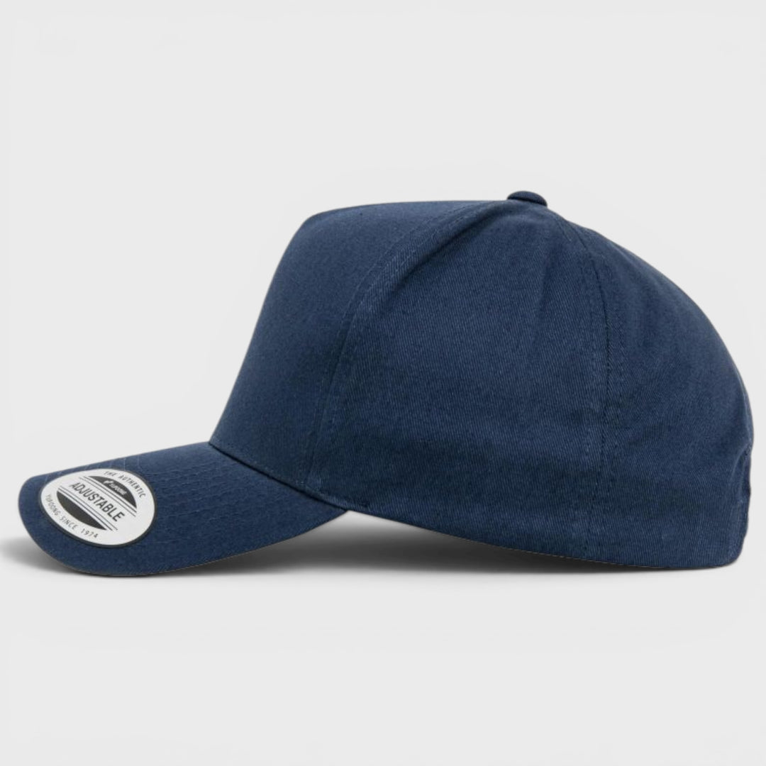 The Classics Yupoong 5-Panel Curved Classic snapback navy