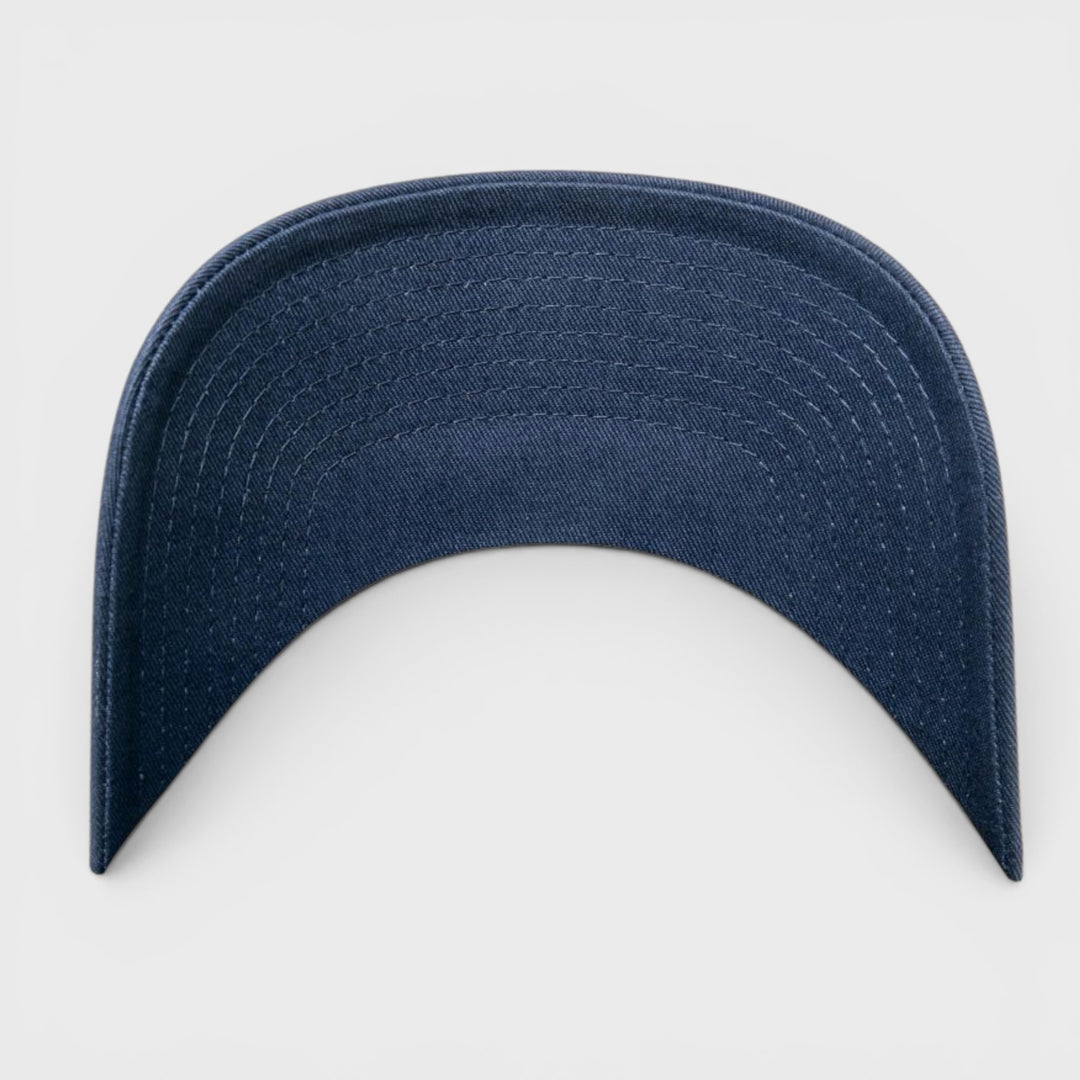 The Classics Yupoong 5-Panel Curved Classic snapback navy