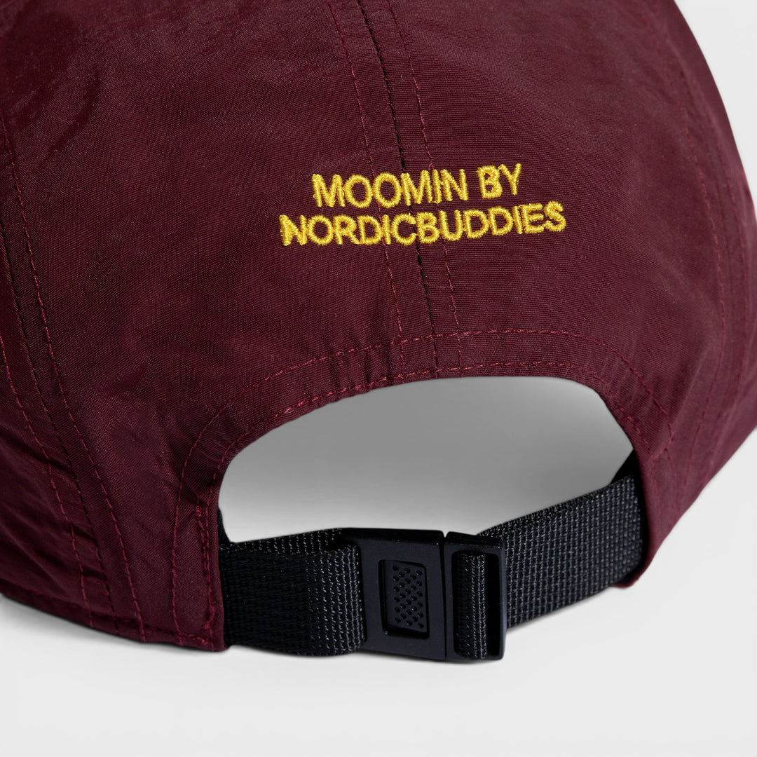 Moomin Muumipeikko Niityllä Nylon Cap maroon