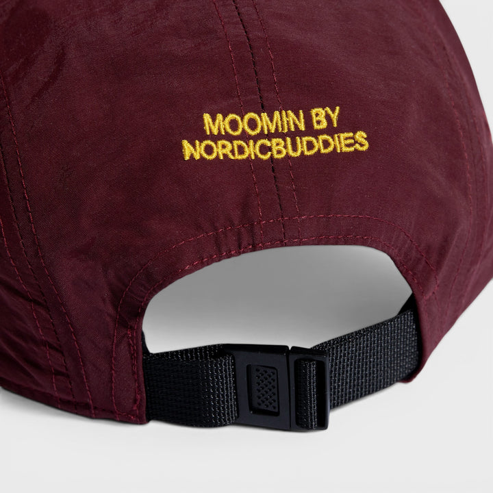 Moomin Muumipeikko Niityllä Nylon Cap maroon