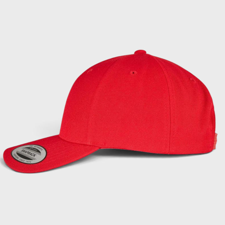The Classics Yupoong 5-panel Premium Curve snapback red