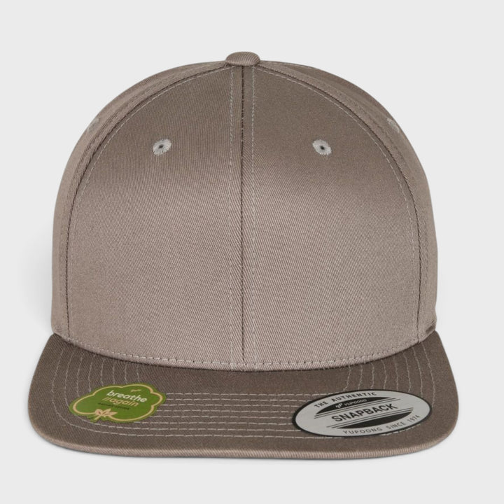The Classics Yupoong Essentials Cotton Snapback pale grey