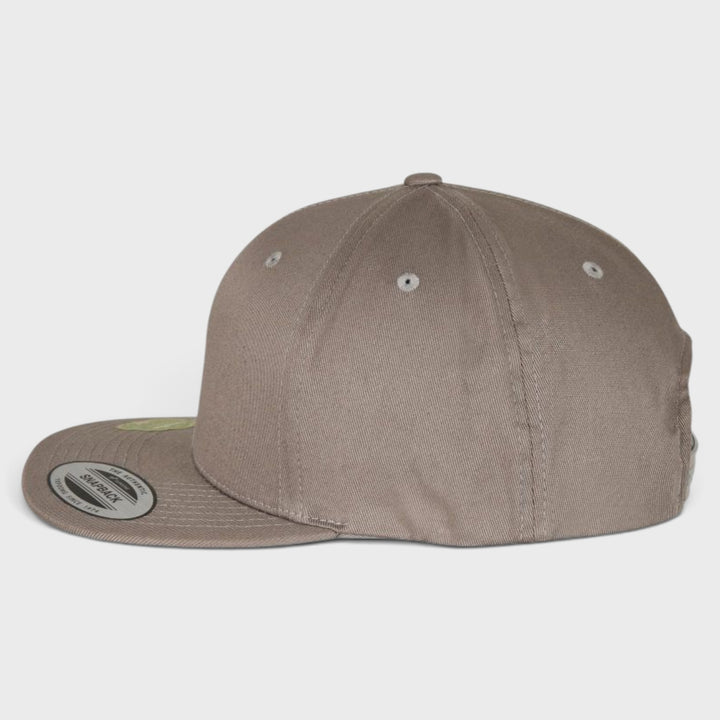 The Classics Yupoong Essentials Cotton Snapback pale grey
