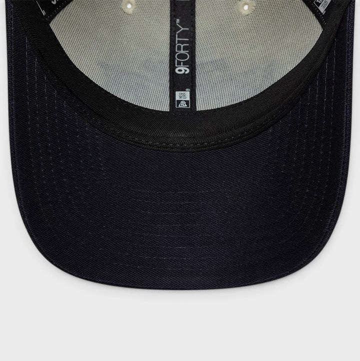 New Era Wordmark New York 9Forty M-Crown cap light beige/black