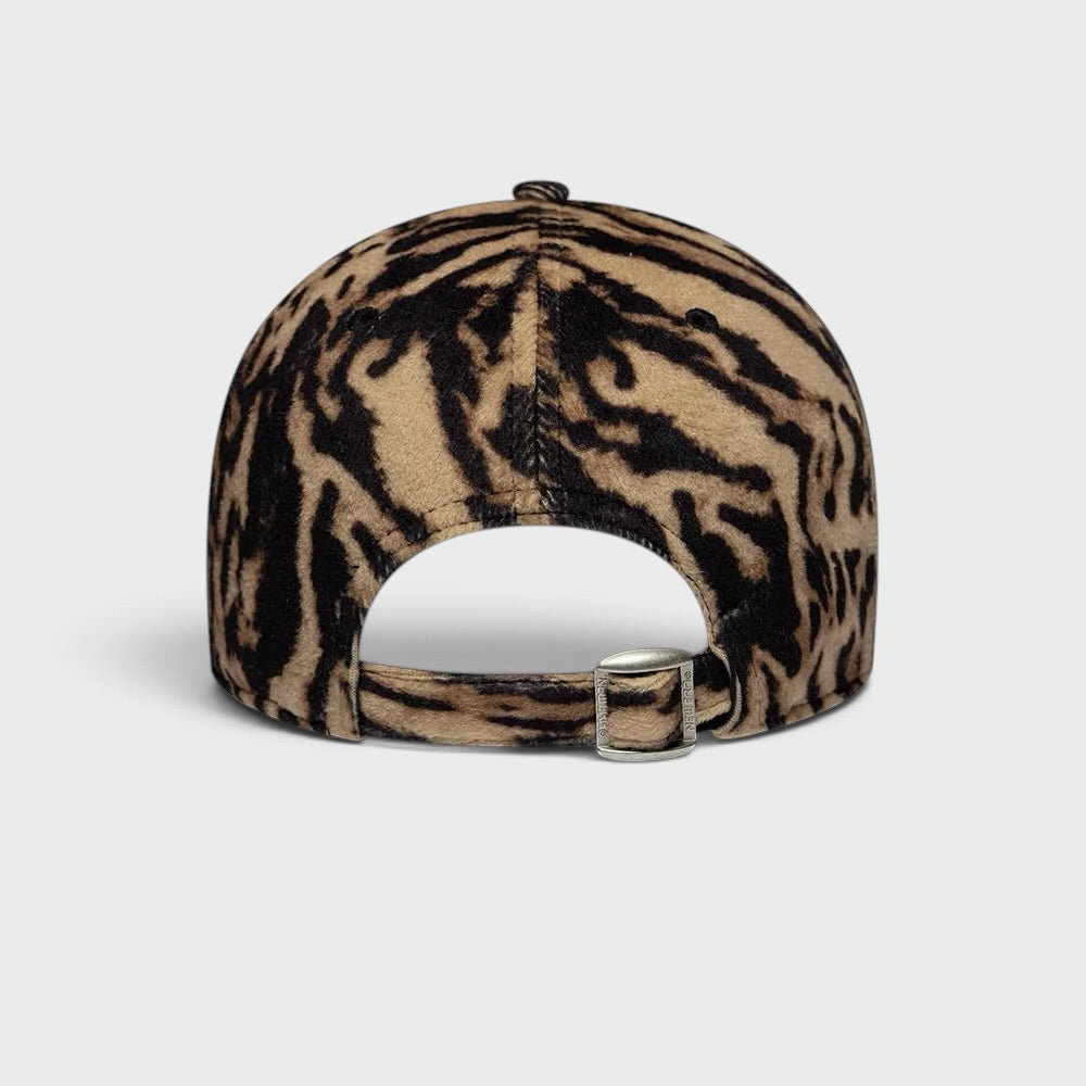 New Era MLB Ocelot Print 9Forty cap NY Yankees black