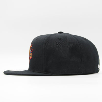 Mitchell & Ness Team Ground 2.0 fitted HWC P 76ers black
