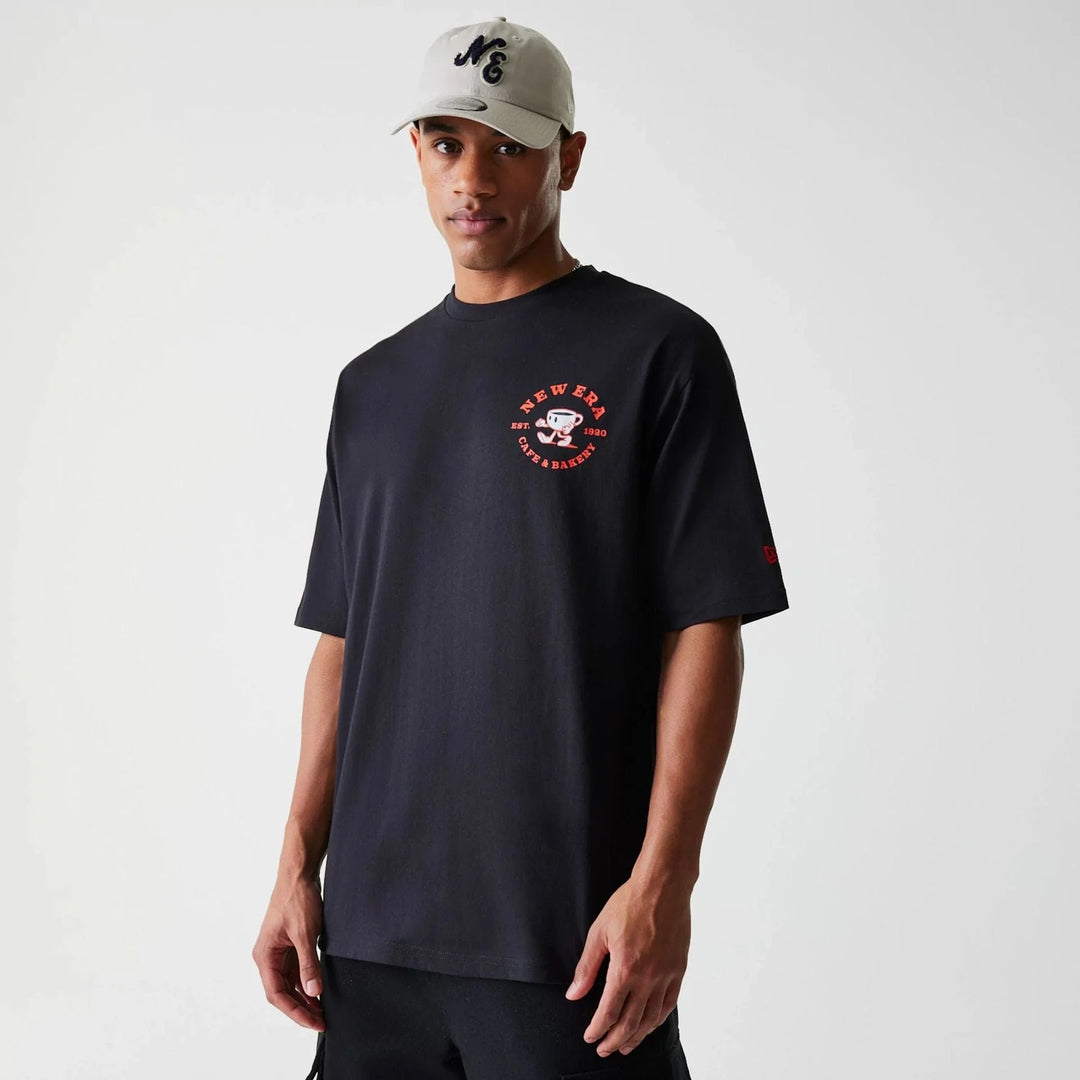 New Era Cafe Graphic Black Oversized Tee black - Shop-Tetuan