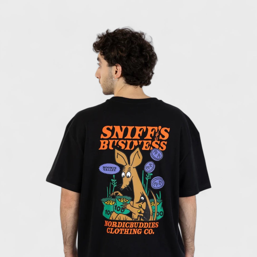Moomin Nipsu Bisnes tee black - Shop-Tetuan
